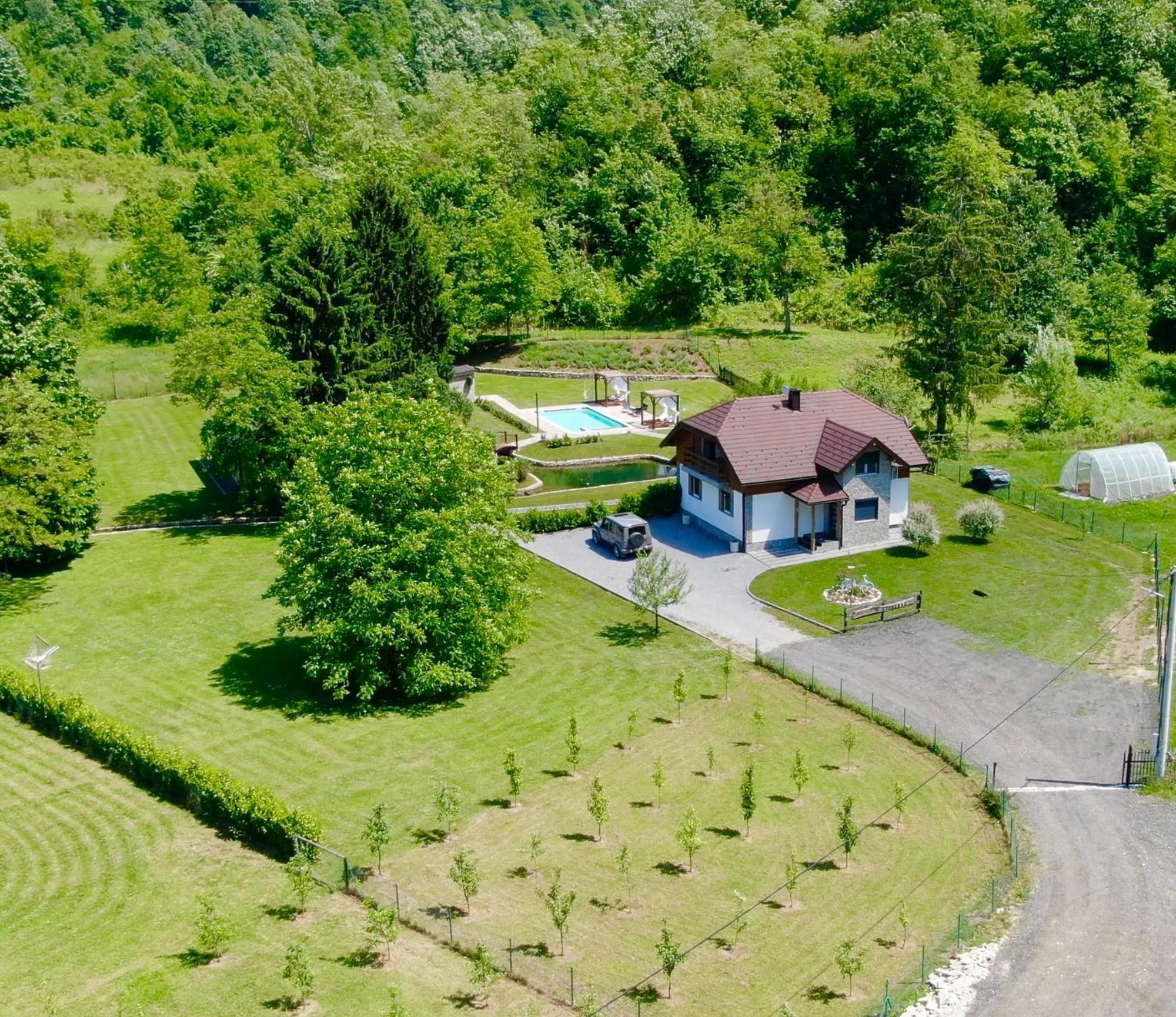 Vacation House Studenac Bihać Dış mekan fotoğraf